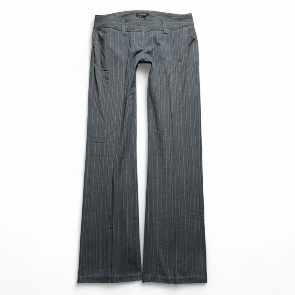 2000s y2k pinstripe styled low